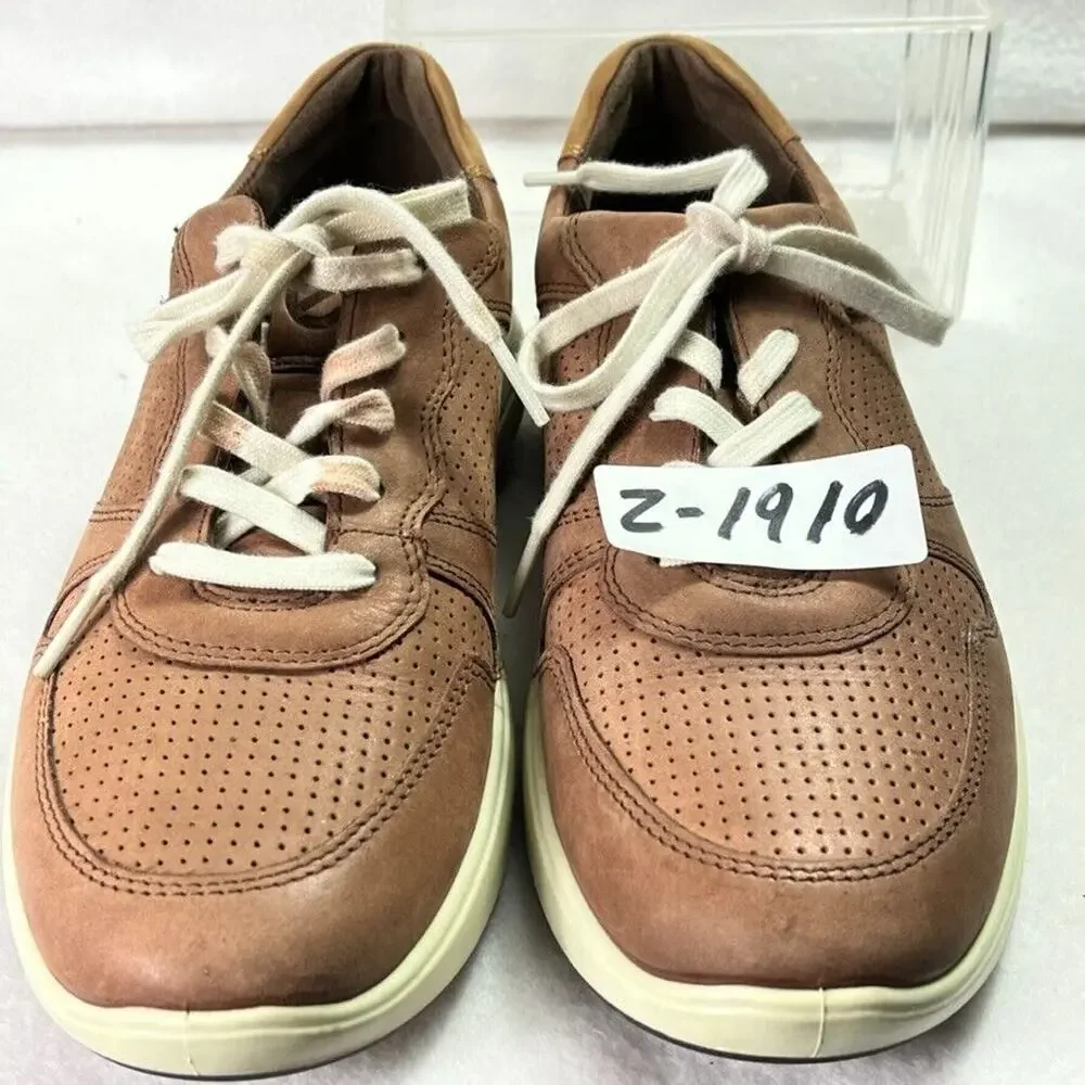 ECCO Sneakers Men's Size 8 Brown Nubuck Leather Breathable Perforated 7 Runner